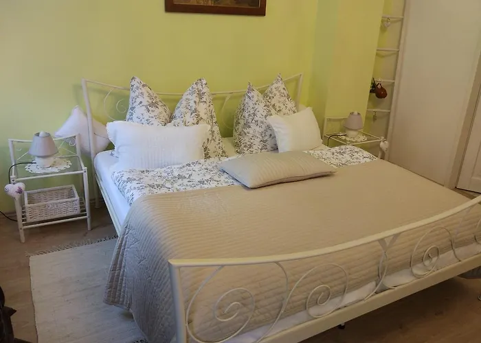 Pensión (adults Only)