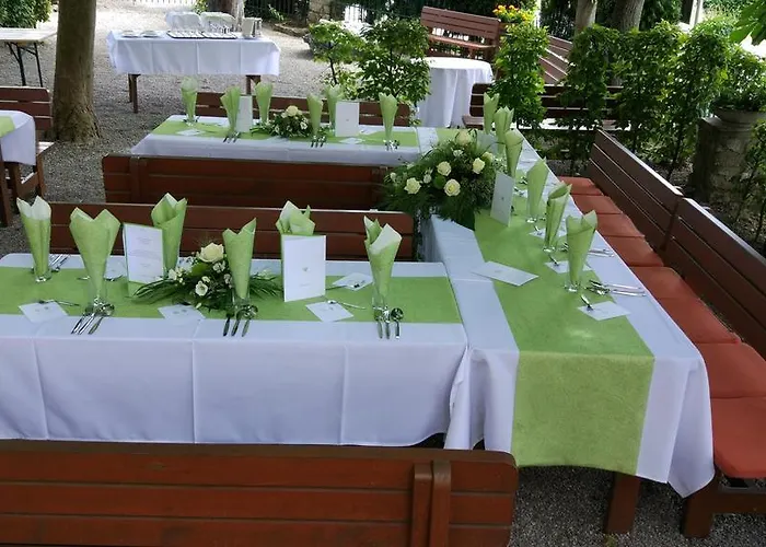 Pensión (adults Only)